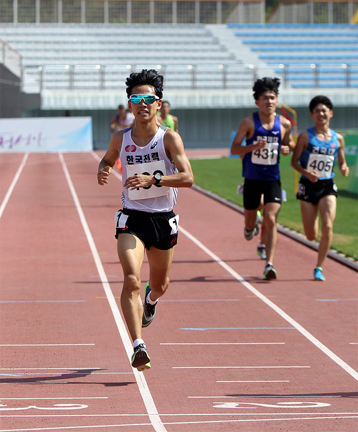 ³²ÀÚ 10,000m ¿ì½Â ½ÅÇö¼ö